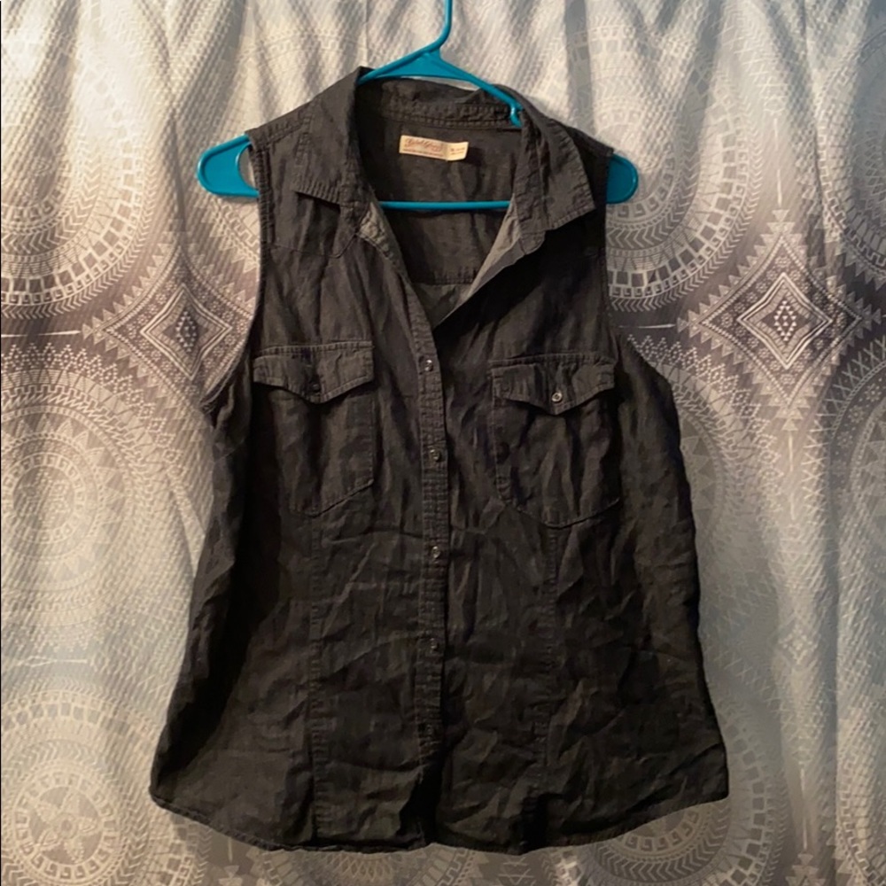 Button down - Picture 2 of 4